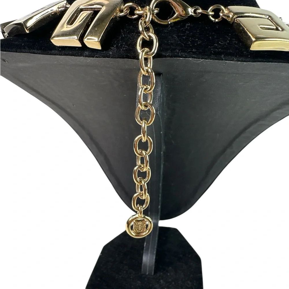 Givenchy Logo Elegant Gold Geometric Necklace - Picture 4 of 4